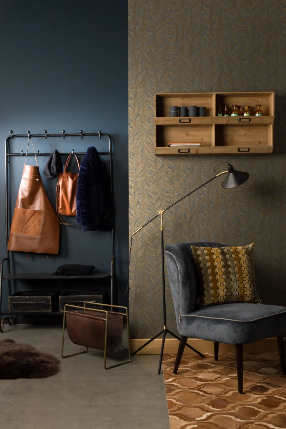 Vintage Black Free Standing Coat Rack | Dutchbone Lucius